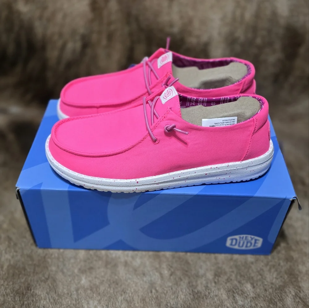 Youth Size 6 (women's size 8) Hey Dudes in Hot Pink! - Picture 2 of 5